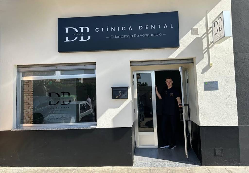 Fachada de la Clínica Dental Dr. Baos en Argés, Toledo